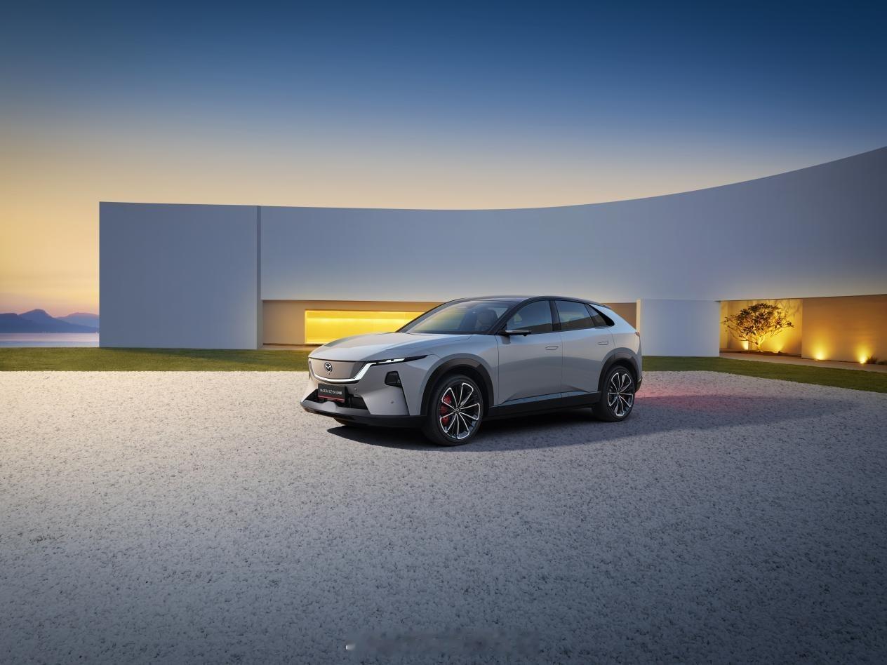 逆势增长、长安马自达终于“醒”了？刚刚过去的2025年，说实话，对很多车企来说都