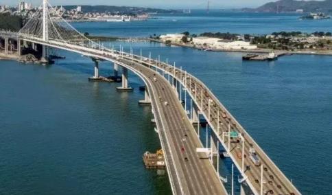 美国花72亿请中国造桥，要求5年内造完，超时1天罚30万，不料中国提前完美交付。