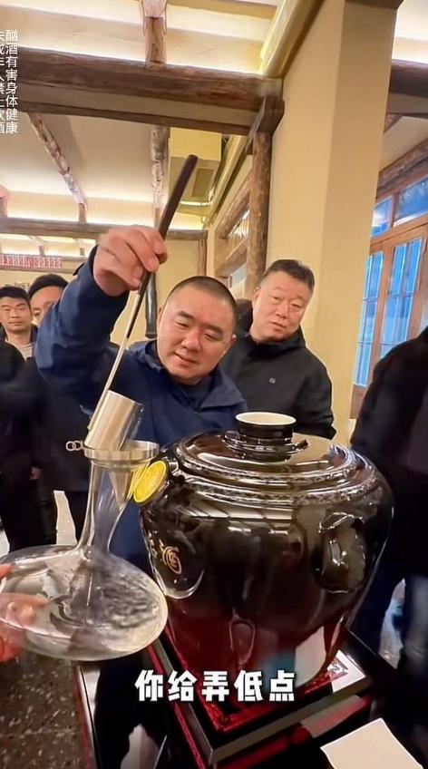 用饭碗喝掉一套首付？北京一场家宴，颠覆了所有饭局逻辑 

没有铺张的排场，没有刻