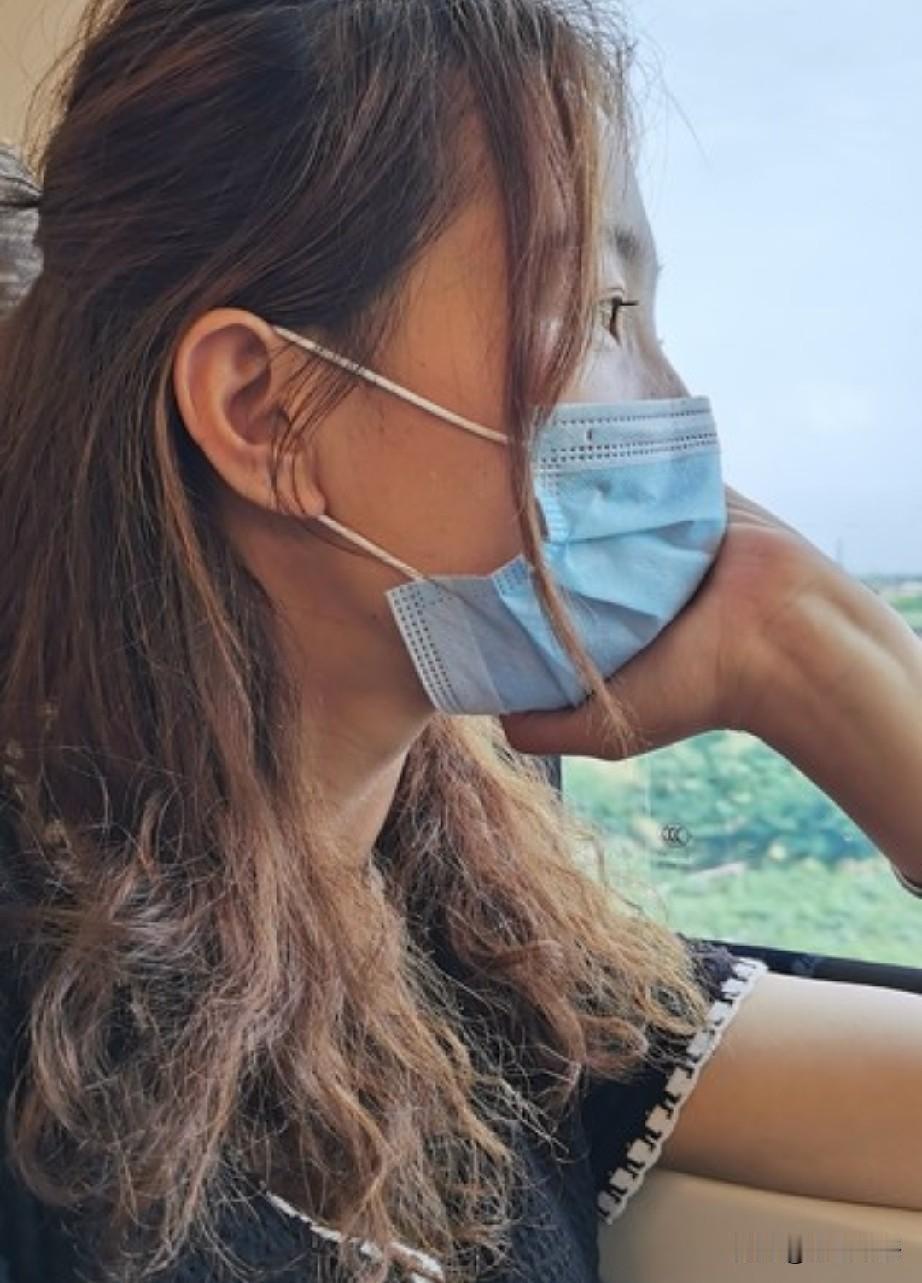 同样是读书，我姐家孩子是白读了

昨天中午，从女儿家坐火车🚞返回自己家。

天