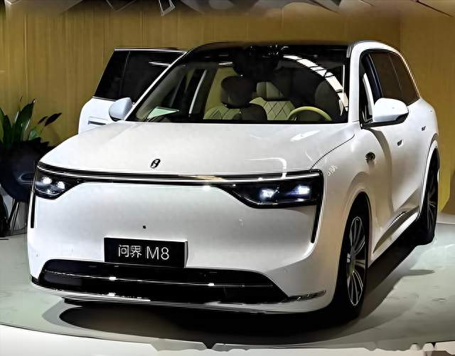 问界M7 VS M8选购对比：30-45万家用SUV，底盘与空间该如何取舍