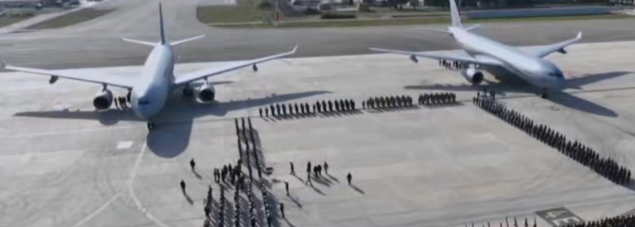 当战机划破天际、导弹直刺苍穹，当核威慑的阴影在海面蔓延，一场围绕安全与自主的博弈