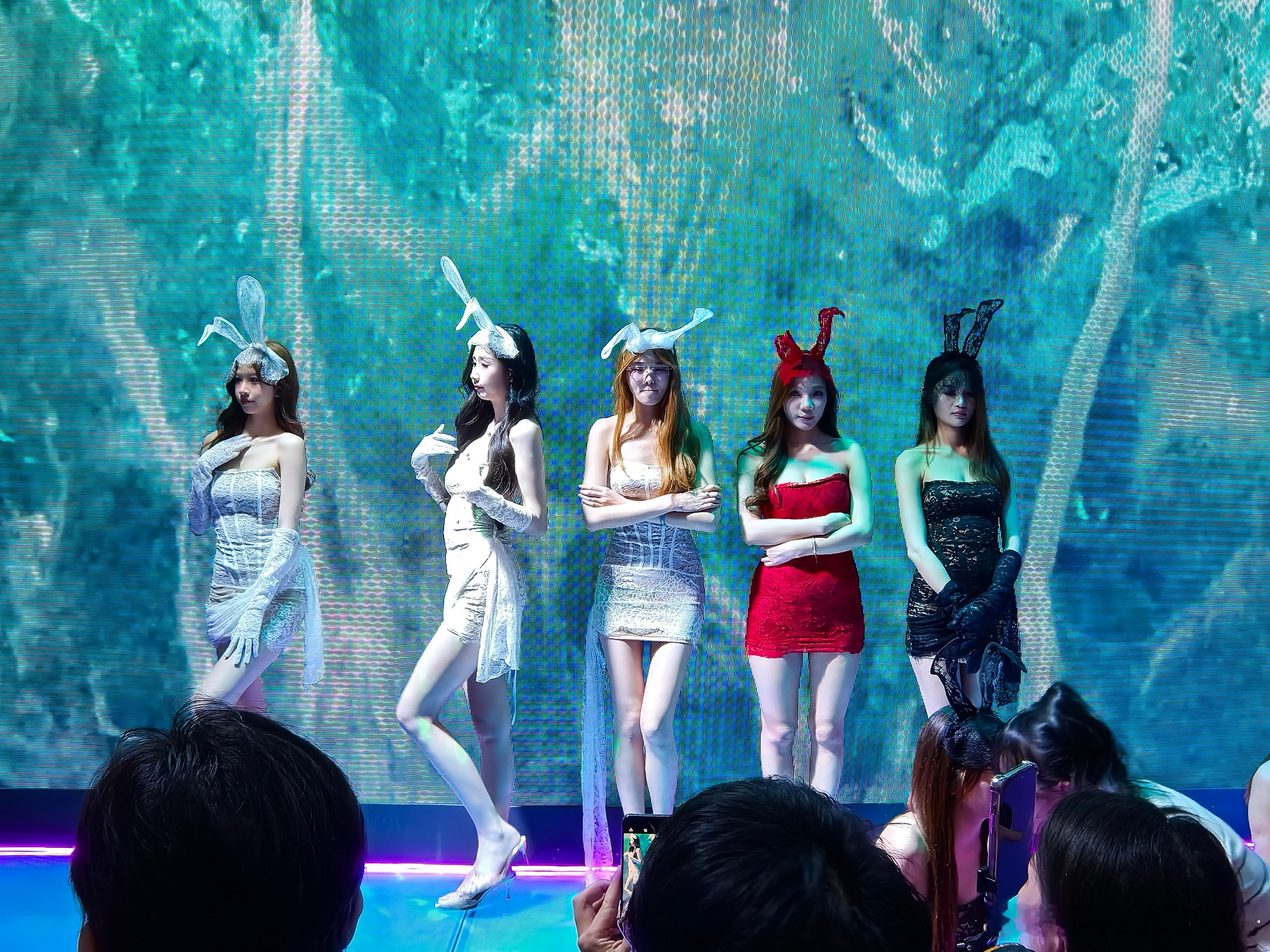 第一次去看 18 🈲 成人展  ​​​