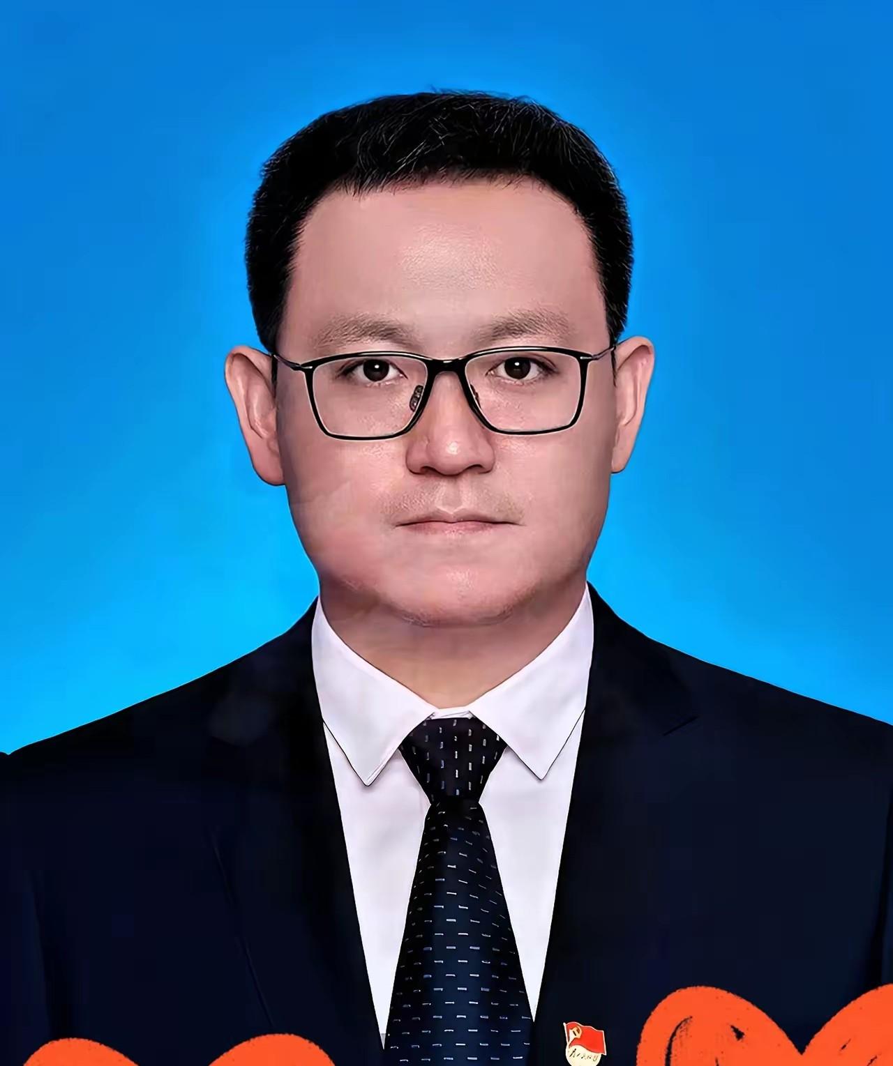 看到郑伟被双开，内心感觉很可惜，令人嘘唏不已。那么年轻，正是干事业的好时候。名校