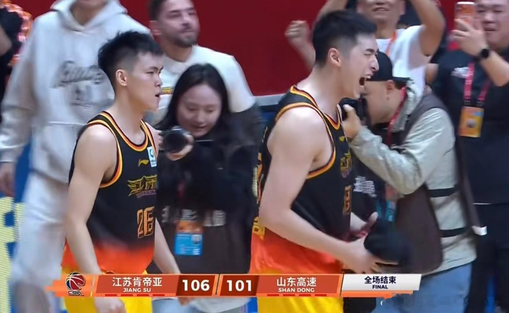 广西狼兵，庞峥麟今晚在对阵山东男篮的比赛够狠，砍下26分8篮板13助攻的准三双数