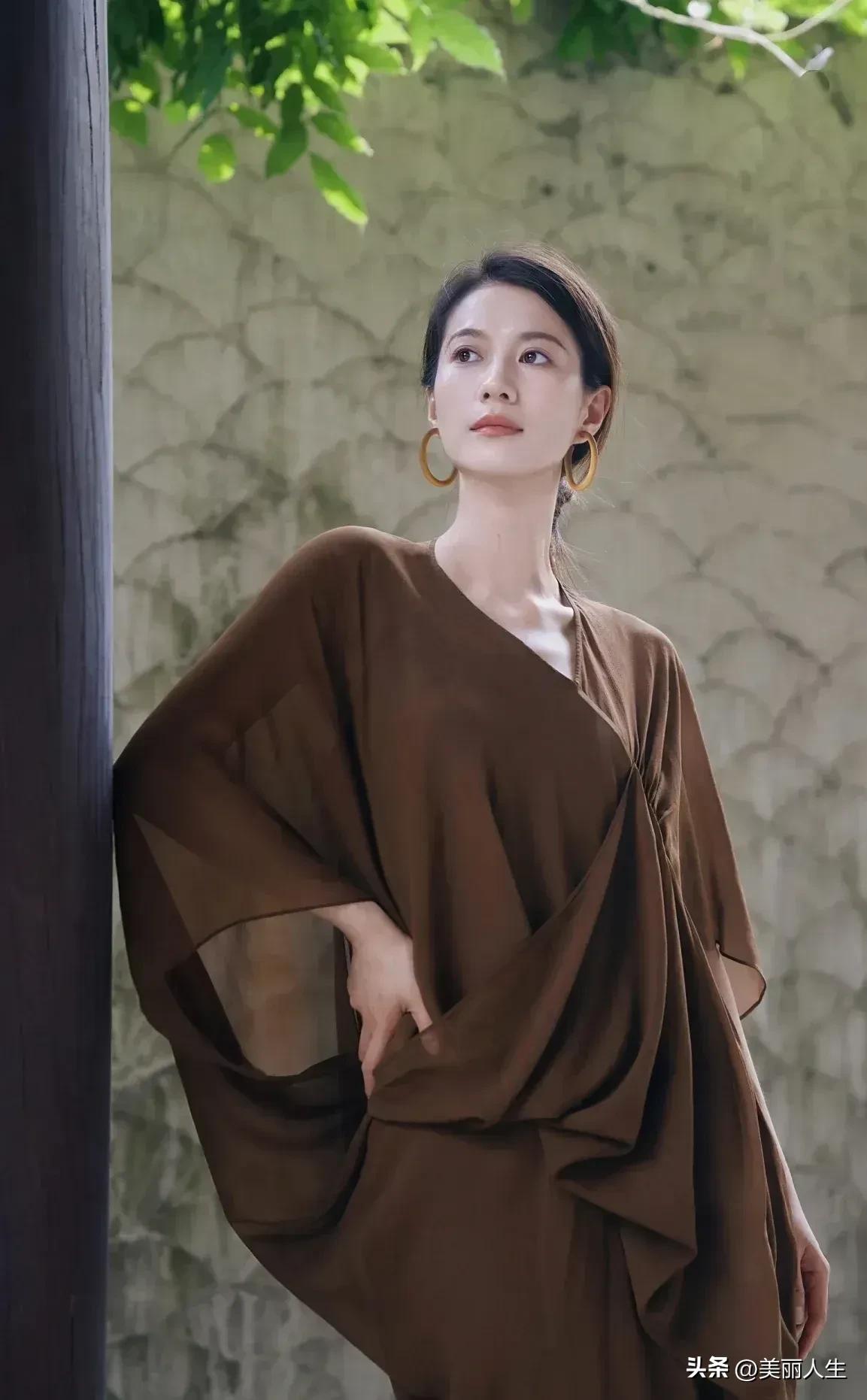 ☕️
独处不是孤独
是自我与世界最原初的链接