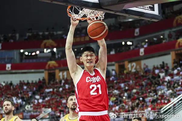 胡金秋在亚洲级别的赛事打五没什么问题，亚洲顶尖中锋水准，身高也不存在劣势，他打不