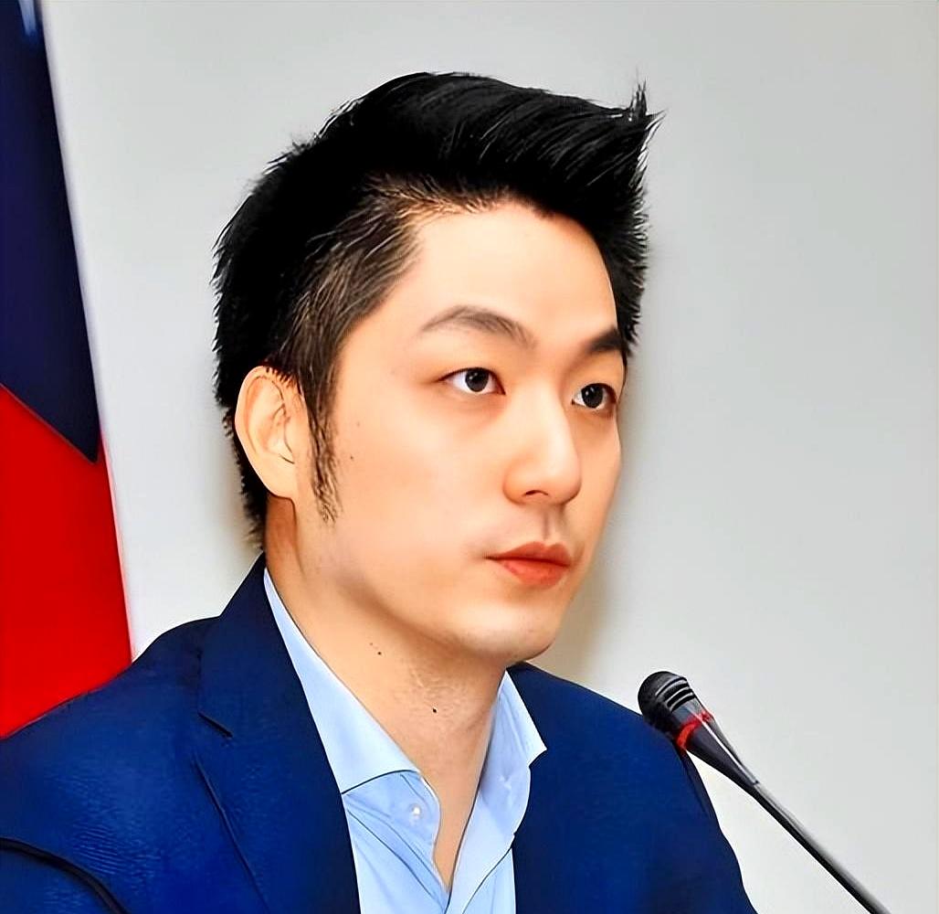 蒋万安出来回应了！蒋万安声称，要求被说我是中国人，是一种“压迫”！10月26日，