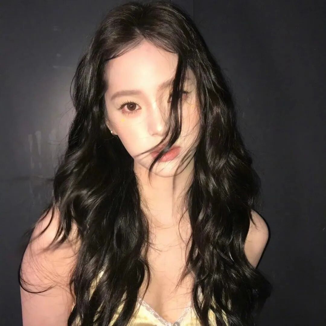 内娱女明星头像｜溢出屏幕的生命力｜欧阳娜娜 