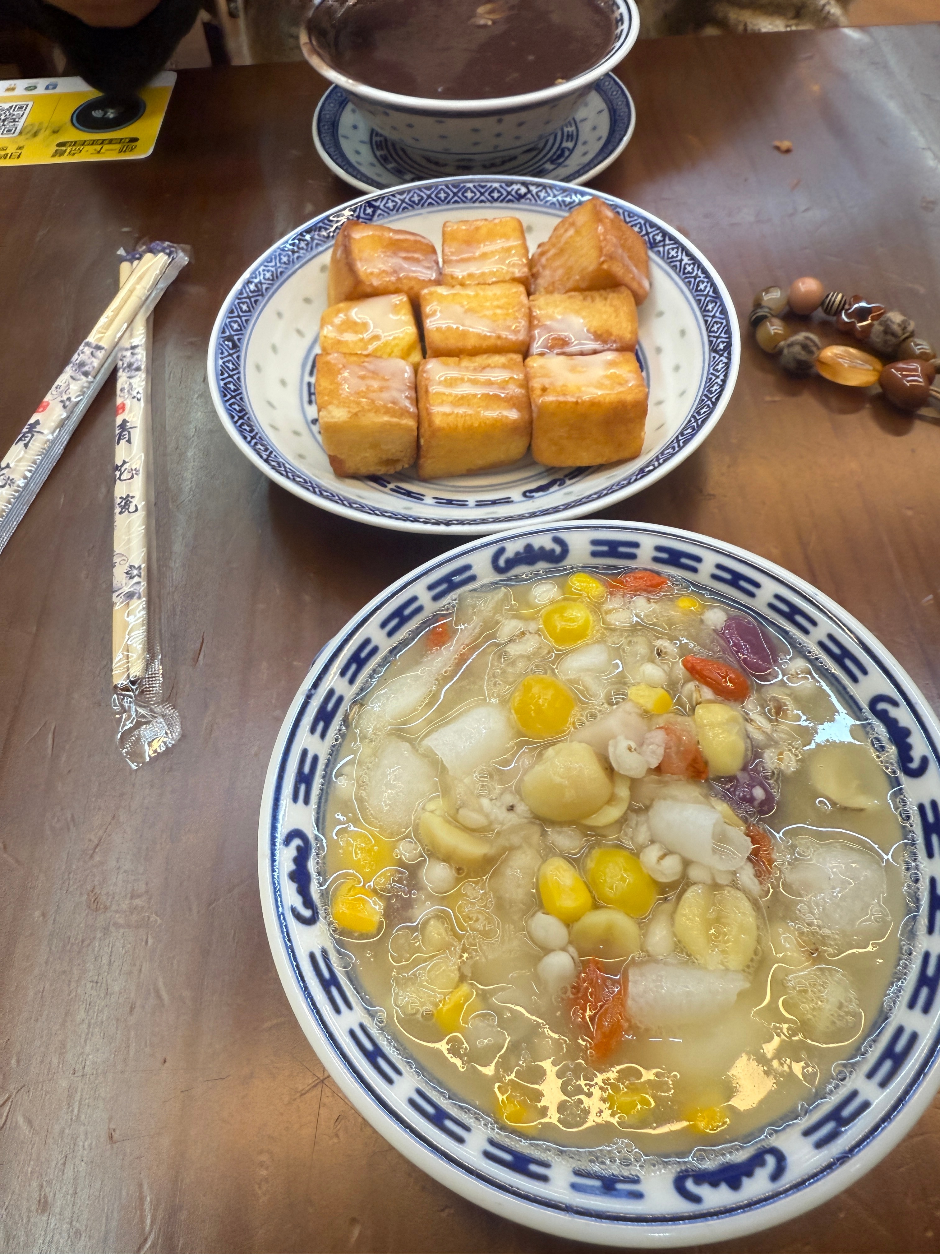 吃一口甜点，继续上门给客户看车评估，凭我这三脚猫的功夫，应该不会看走眼吧21年的