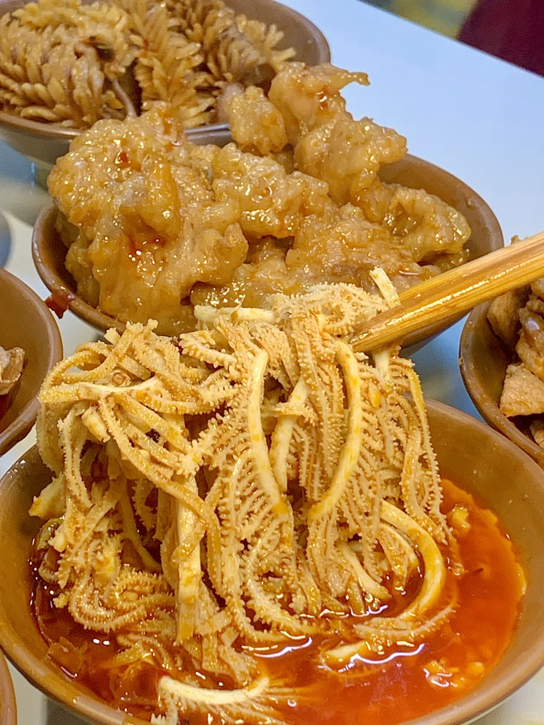 在重庆！终于吃到了本地人都爱吃的火锅！！