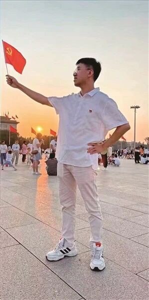 年幼有志为中华，成年终圆报国梦！1999年小朋友捐款140元给国家造航母 ​​​