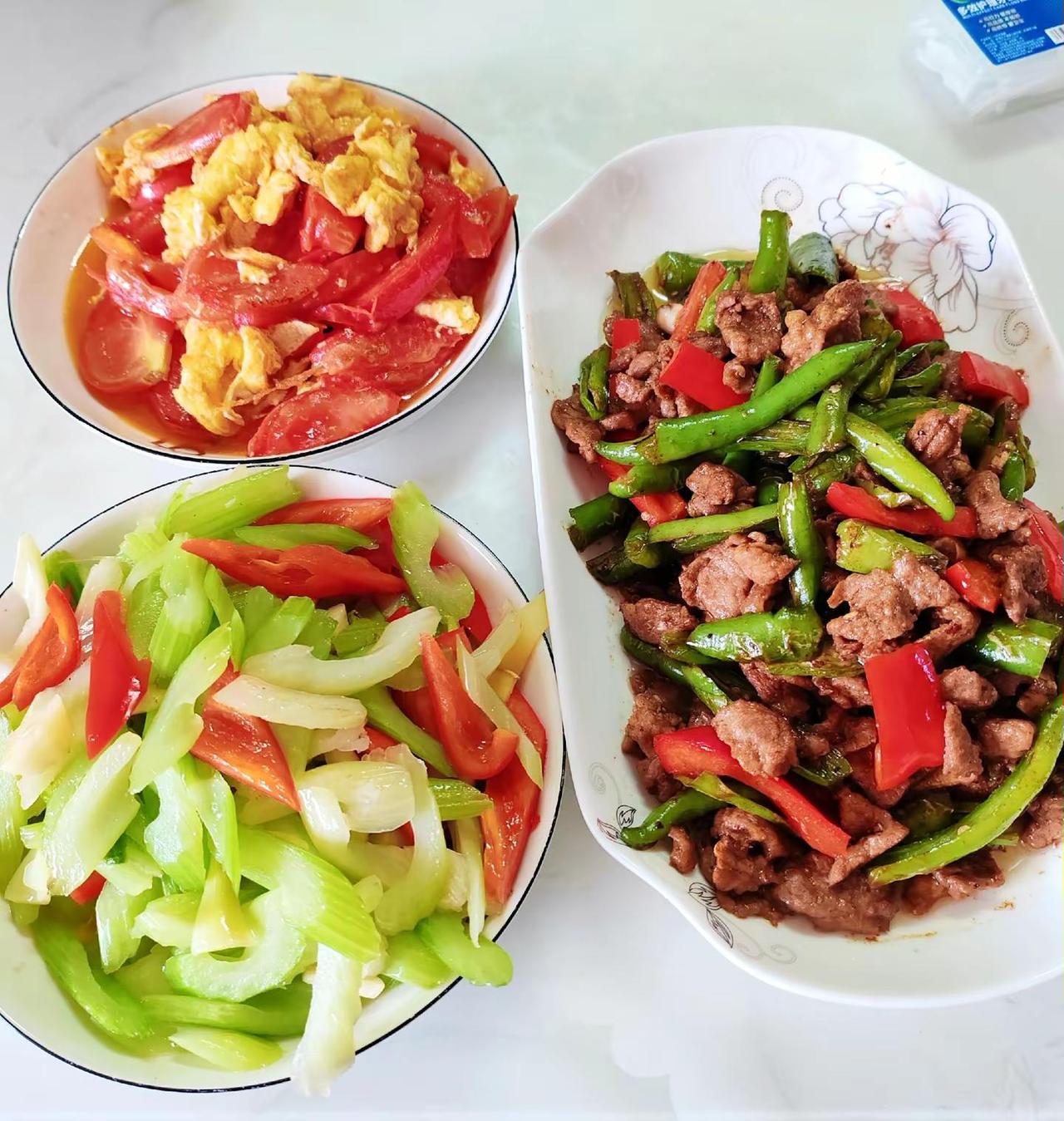 今天够清淡了吧？吃了饭去上班啰，