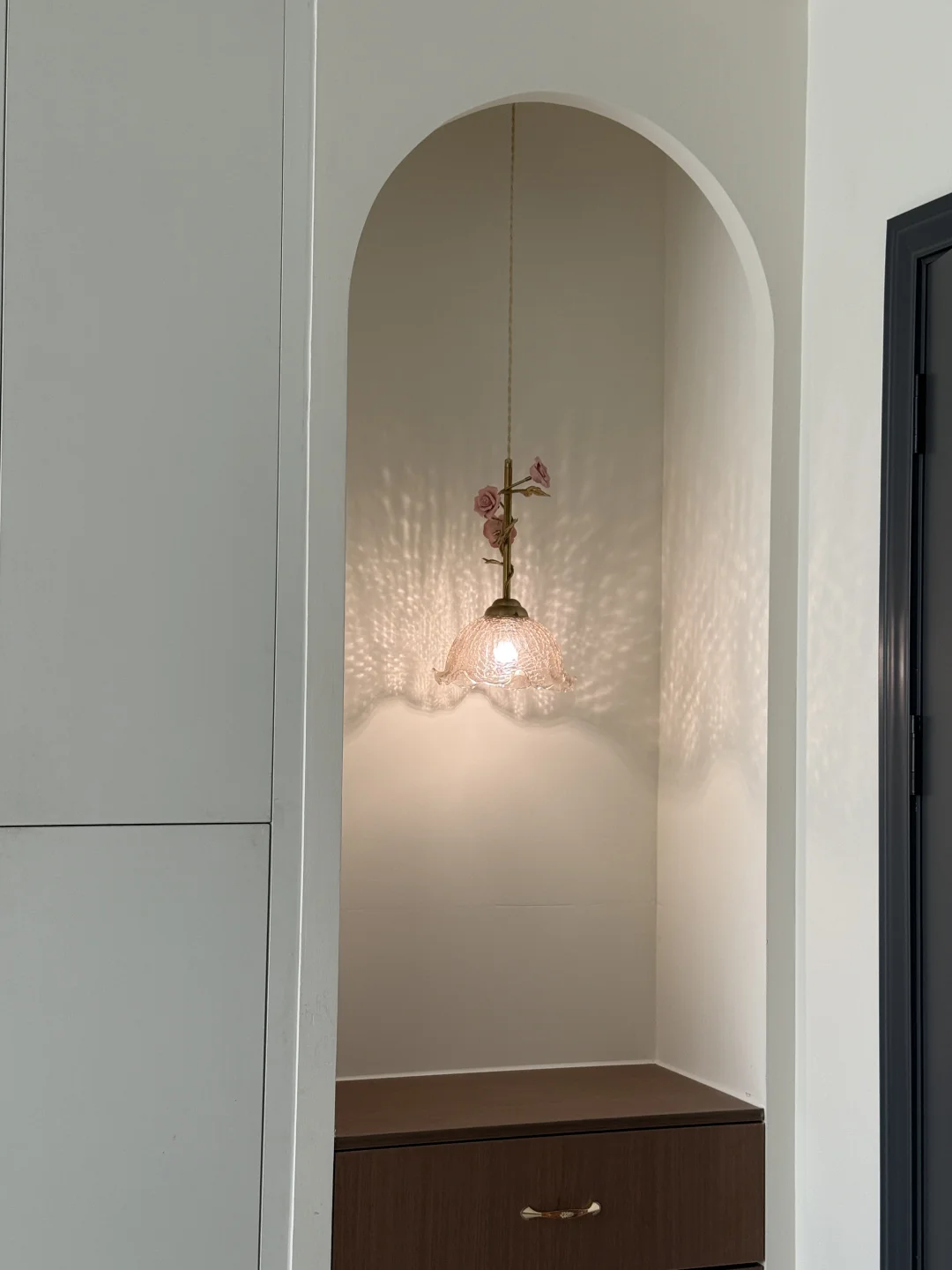 谁懂！淘到了一眼惊艳的玫瑰吊灯🌹