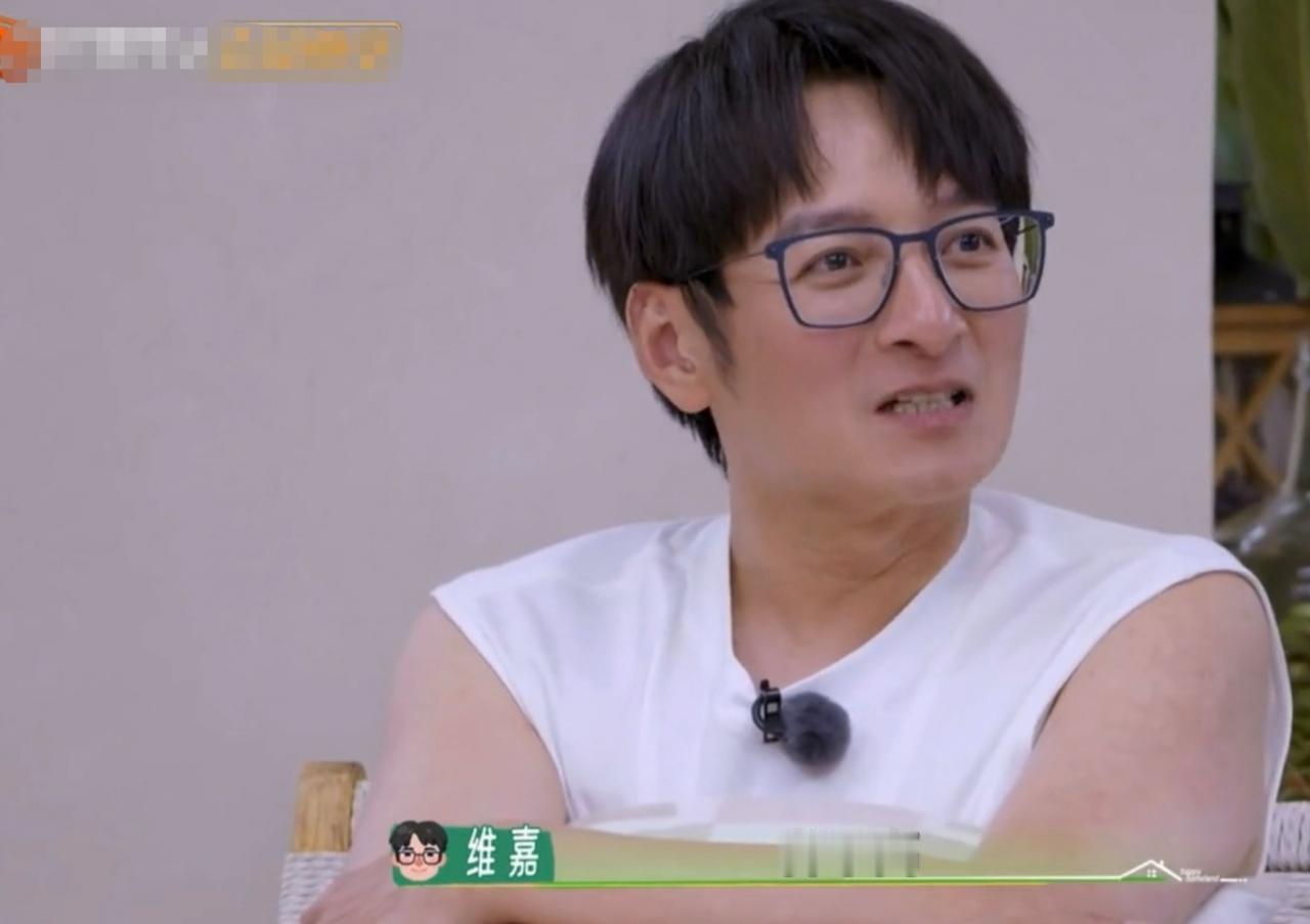 李维嘉被问到因为什么给自己带来工作便利，最终成为湖南台主持人？李维嘉说:“因为鼻