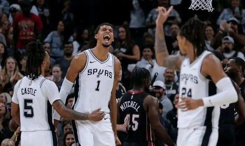 谁能想到，带领圣安东尼奥马刺队杀入2026年NBA总决赛的主教练，当年竟然是个连