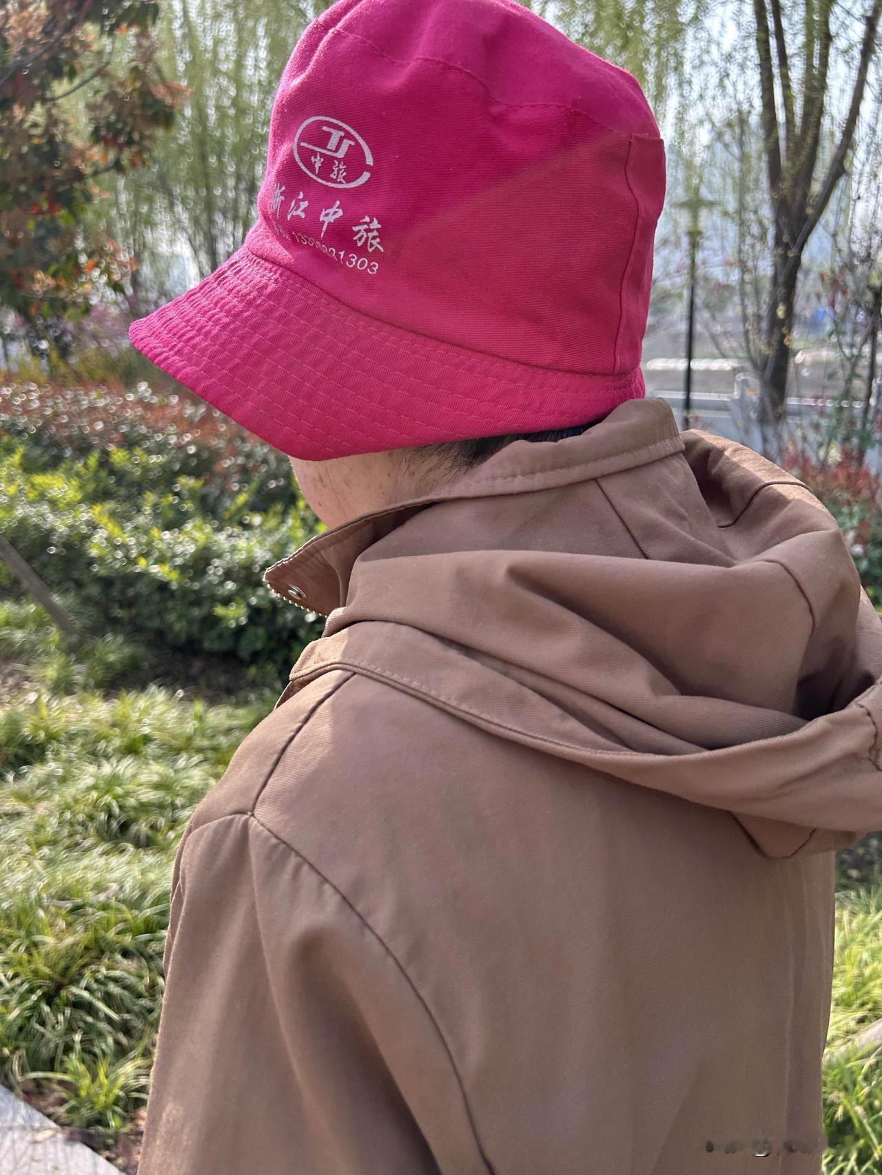 80岁老妈太犟了！劝不住、不听劝，摔断肩胛骨还死活不做手术

家有80岁老妈，身