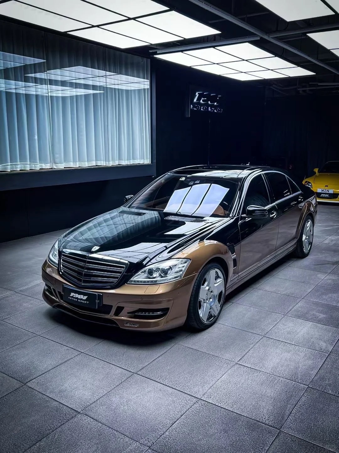 晚上好，Old money就选这种拼色车的新衣