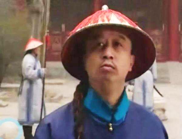 名气太大也不都是好事，乾隆朝的孙嘉淦就是吃了名气大的亏。
早年的孙嘉淦也是一条硬