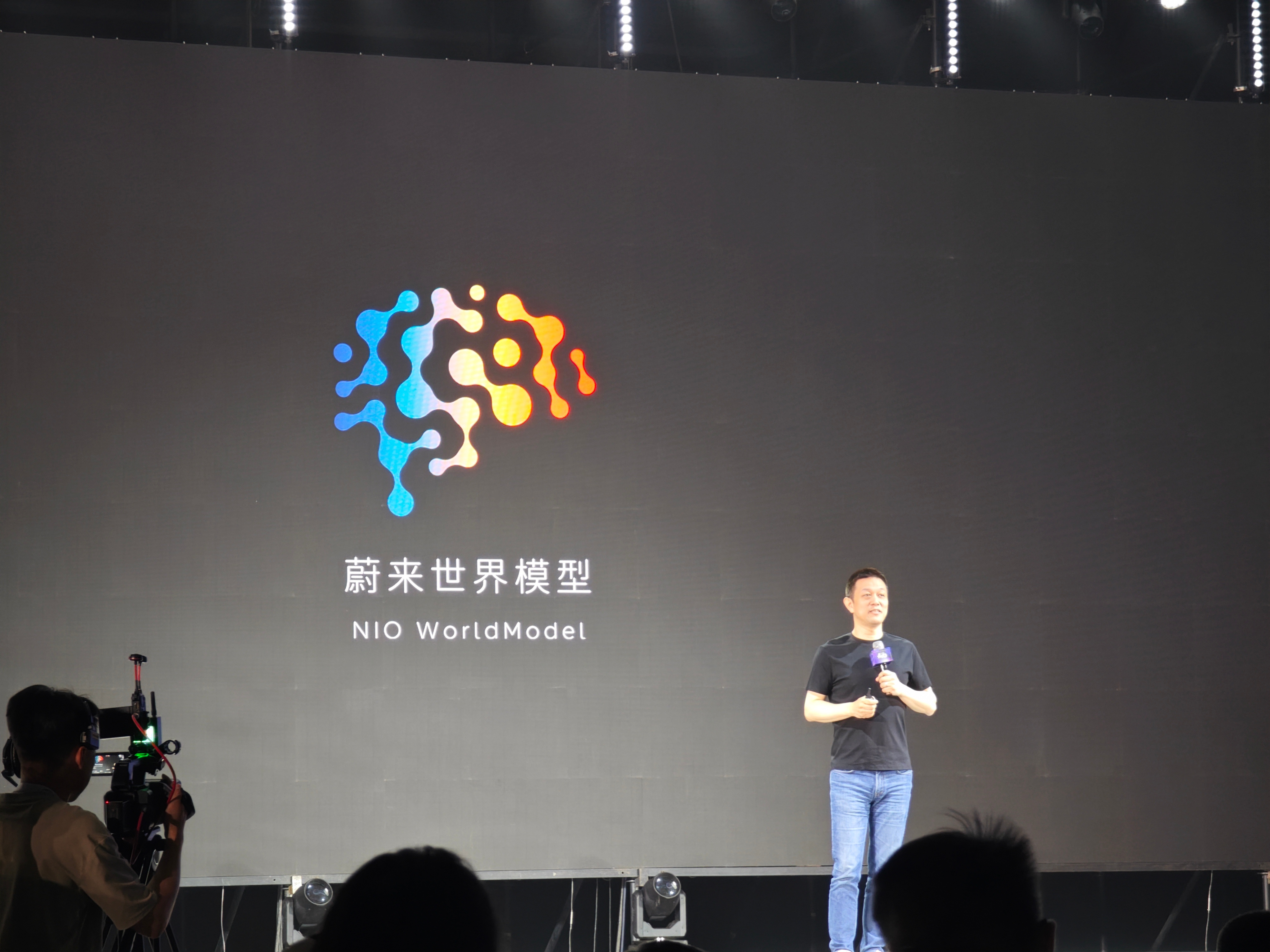 斌哥：NWM达到了我的预期，这是第一次。 斌哥说，他上班开到办公室0接管，他很少