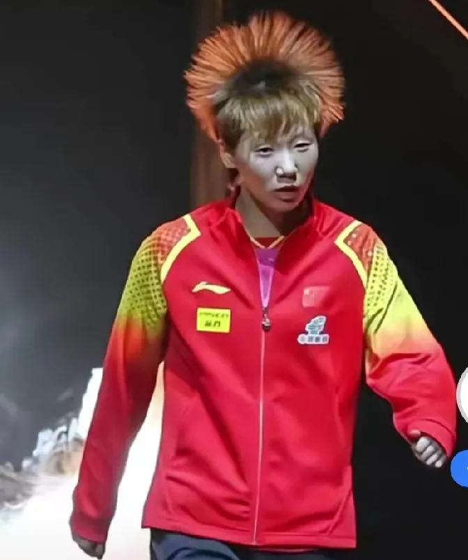谁给王曼昱理的发。风吹造型，真得服发艺师的手艺。看这弧度，成半圆弧，有层次，有刀