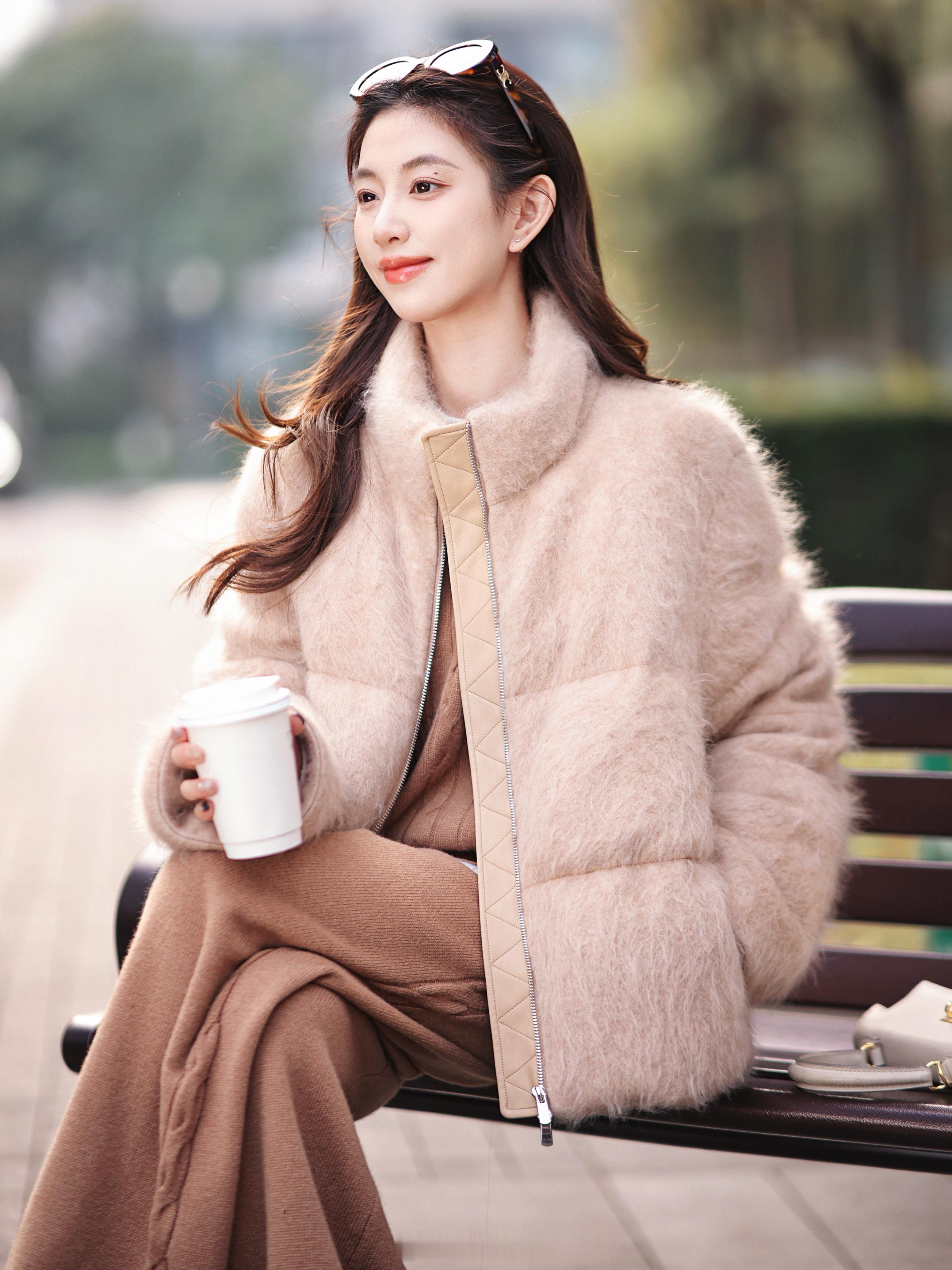 研究出拉毛鹅绒服的是天才吧！！羊毛羊绒/拉绒工艺 再有90白鹅填充双核心保暖 怕