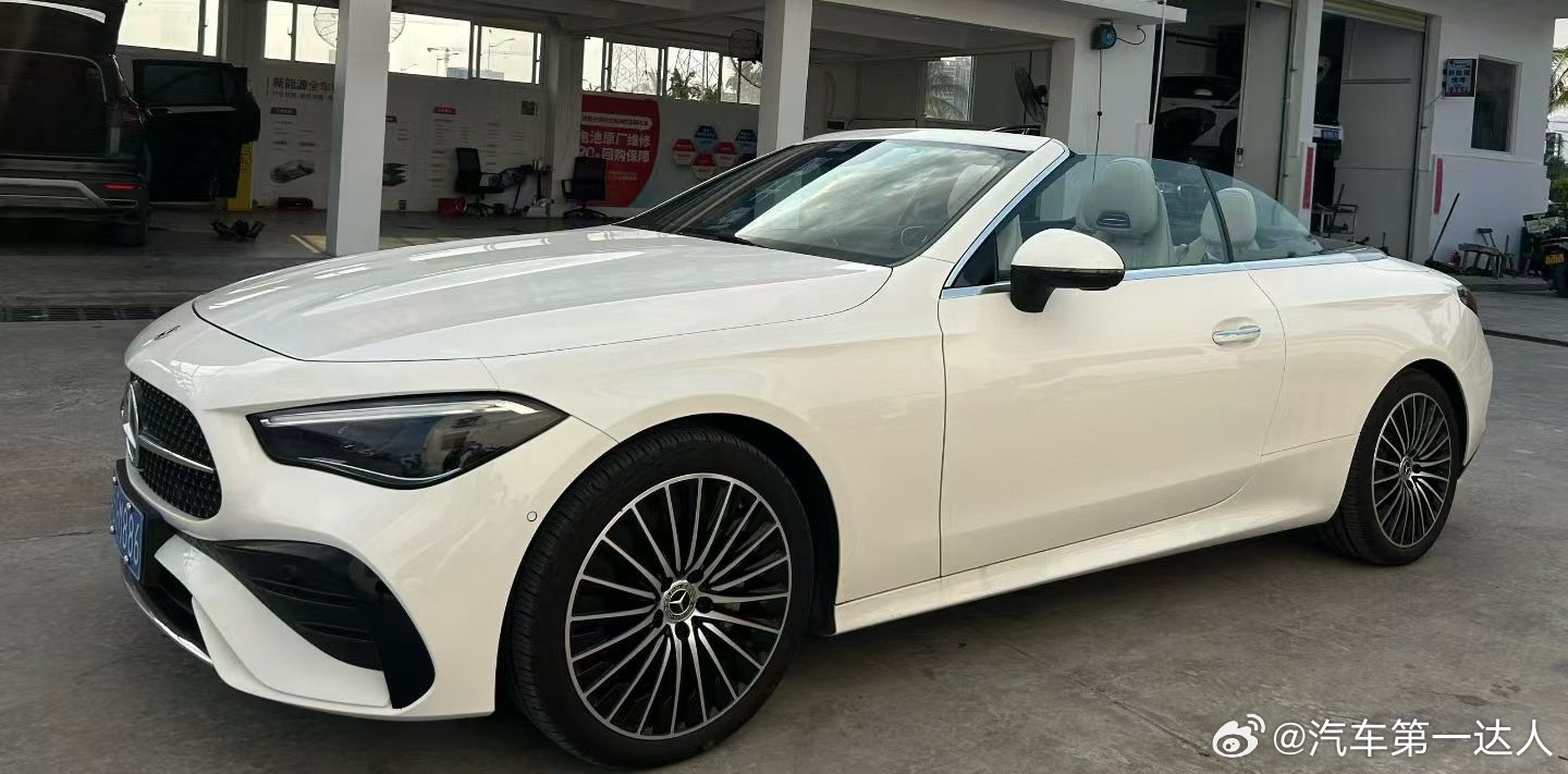 生活的浪漫，是有风有景，有你有车。奔驰CLE260敞篷，25年上牌，白外米内经典