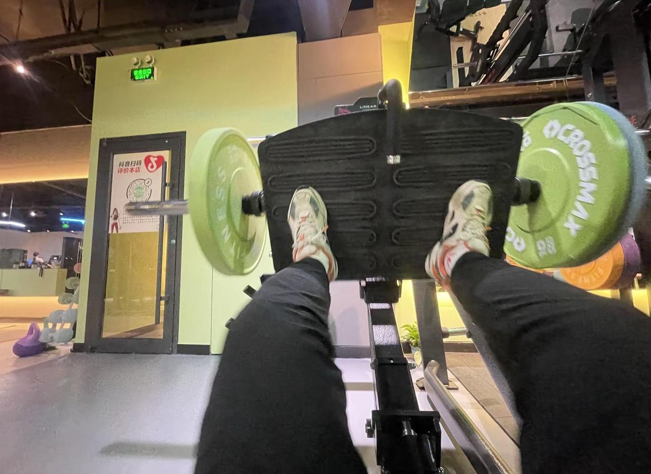 练完不拍照等于白练 圈子小，事少，心安，稳定的情绪，这才是有意义的生活～早睡早起