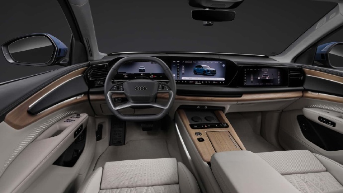 全新奥迪 Q7 在外观、内饰和动力上都有升级，是豪华中大型 SUV 市场里，一款