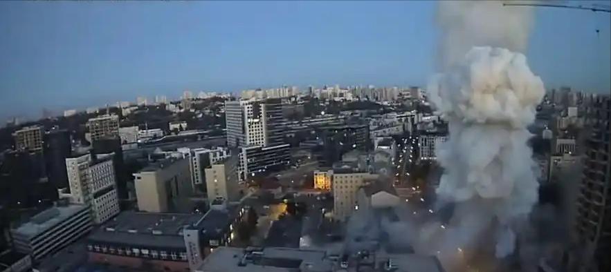 彻底打瘫了！9月27日，俄军对乌克兰的空袭整整炸了一天，乌克兰最大通信公司基辅之
