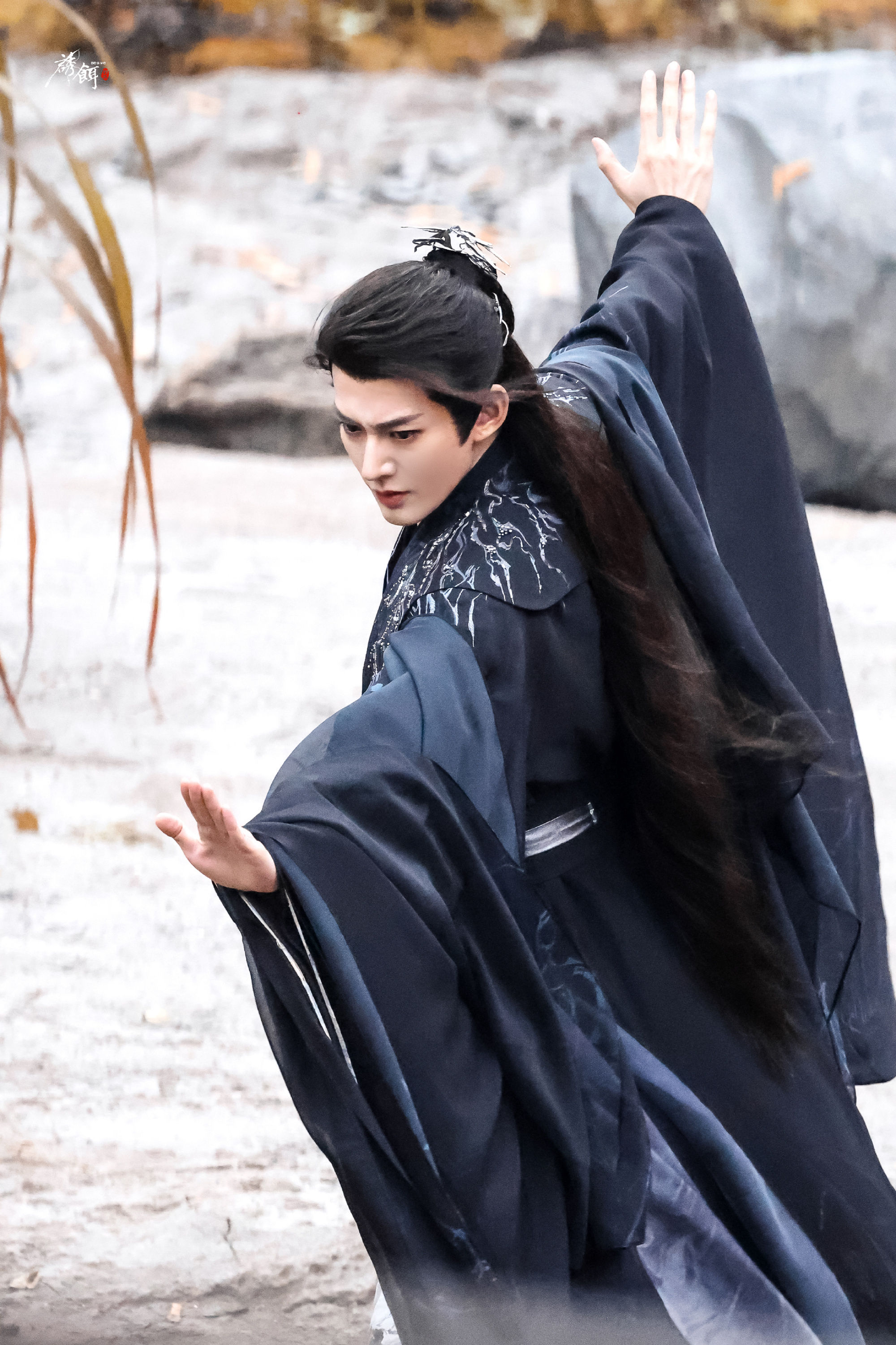 微博年度影响力粉丝团评选·2025尖叫之夜网友喜爱作品评选 演员不断挑战多样角色