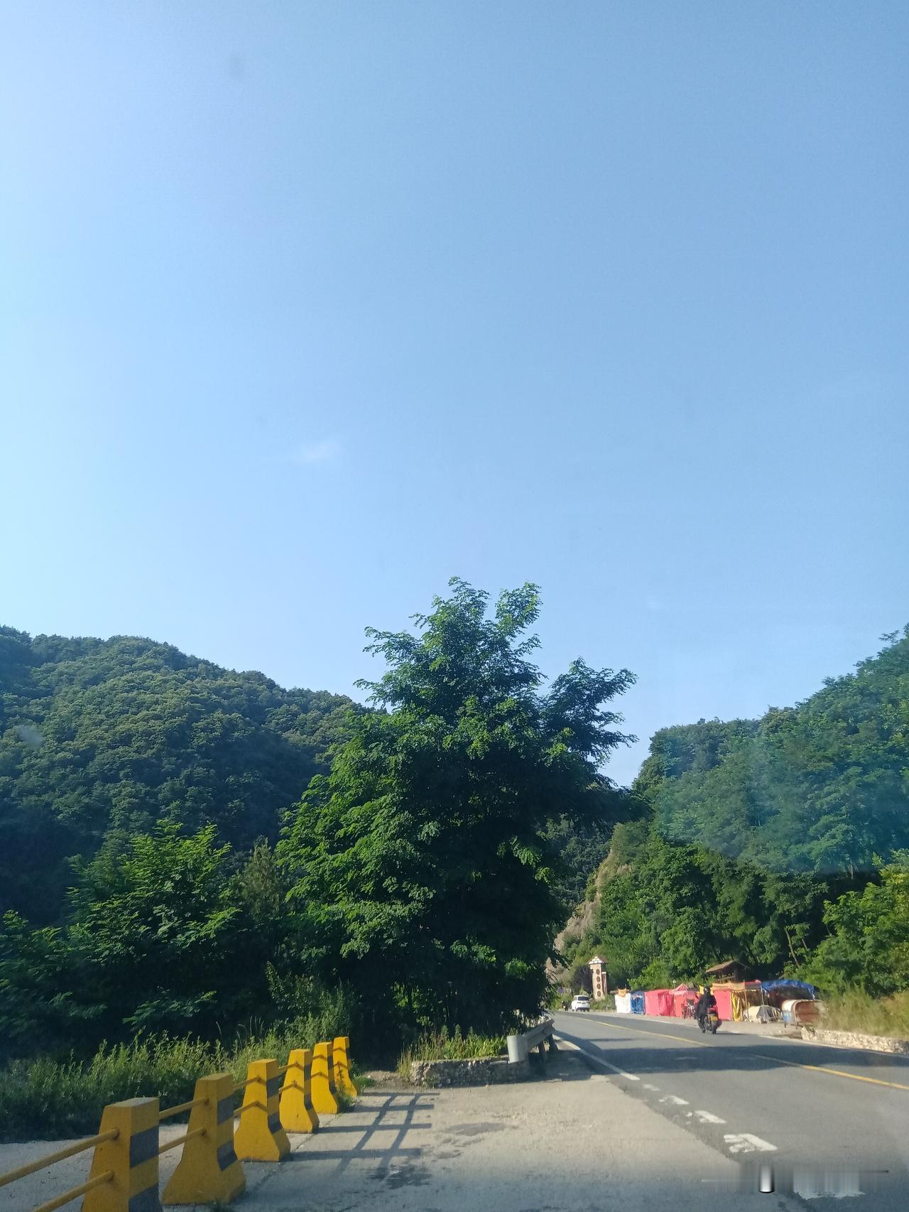 “空仓”是本事！

我朋友从年后，一直空仓到现在，真是能忍住啊！

而我，从年后