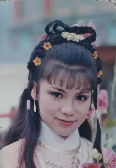 大家更喜欢哪个版本黄蓉呢?每个人心中都有着自己的黄蓉，我心中的黄蓉非翁美玲莫属翁