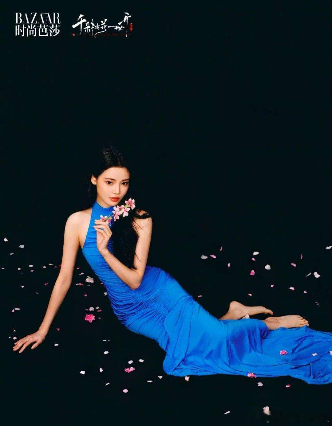 孙珍妮半臂桃花妆 美哭我，啊啊啊啊啊啊啊，今日份的惊喜来自孙珍妮，孙珍妮半臂桃花
