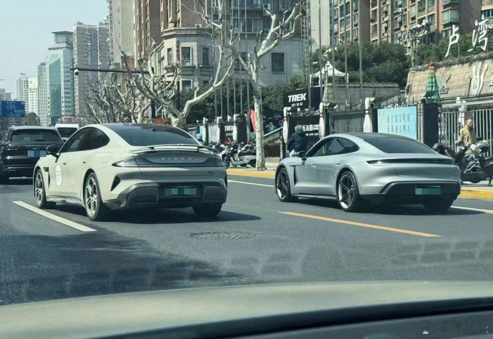 这么看其实小米su7跟保时捷taycan区别还是很大的嘛[思考]#汽车[超话]#