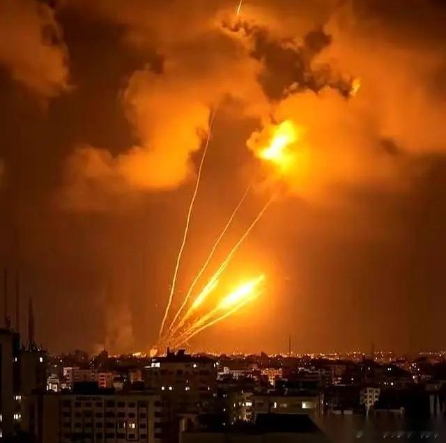 530枚导弹，咣咣咣砸下来的时候，以色列才发现，这次真的玩脱了。之前炸人家核设施