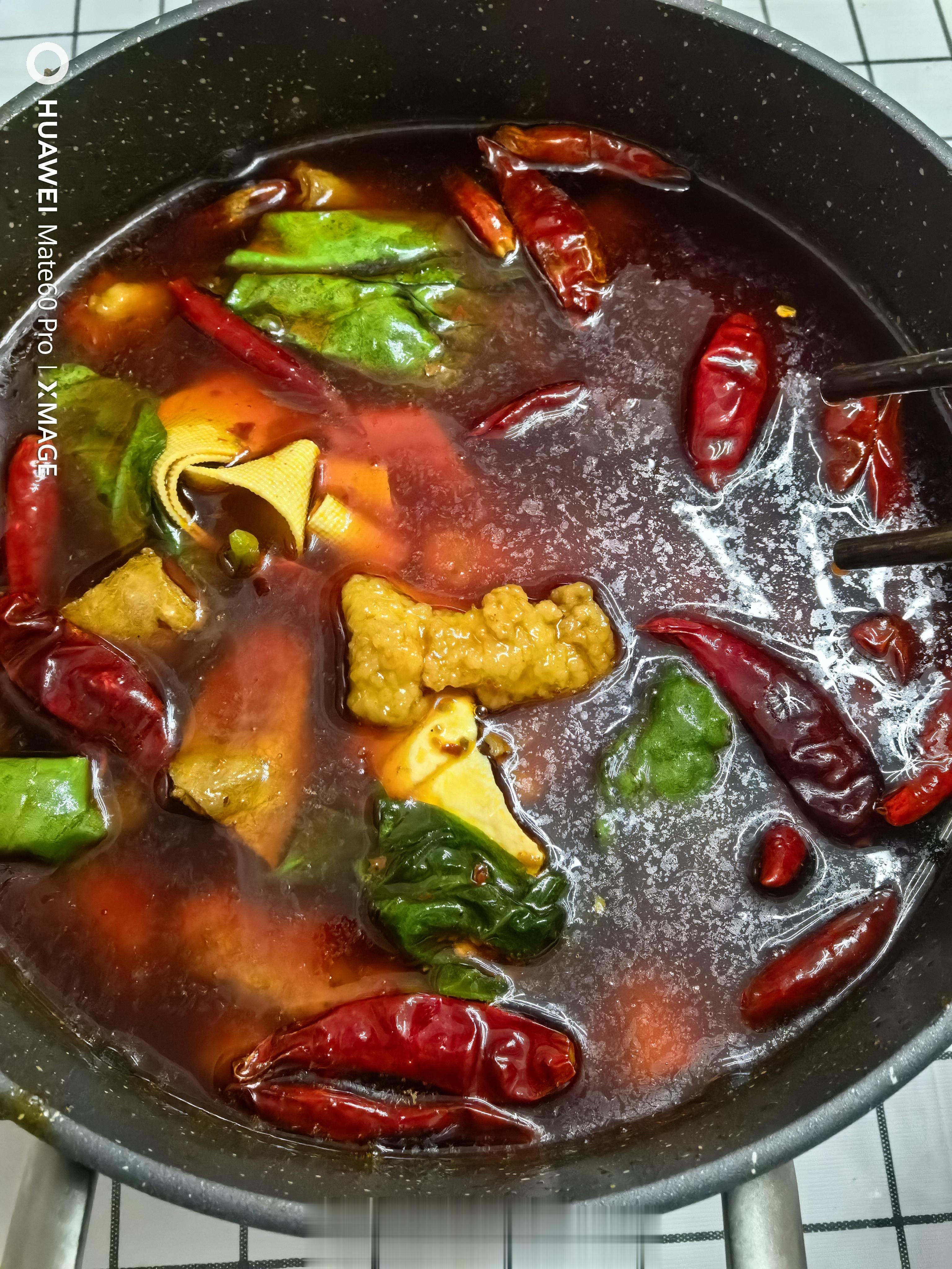 今天又热的不行，明天我们出下雪了朋友们哈哈哈哈 ​​​