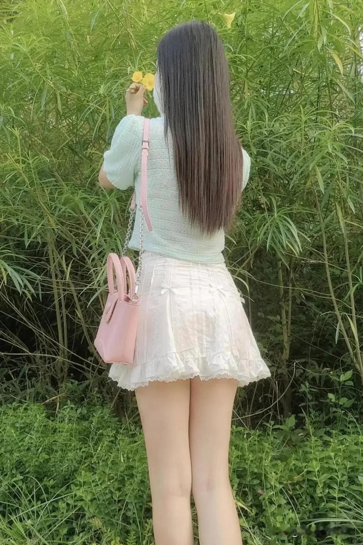 连衣裙，优雅迷人。
