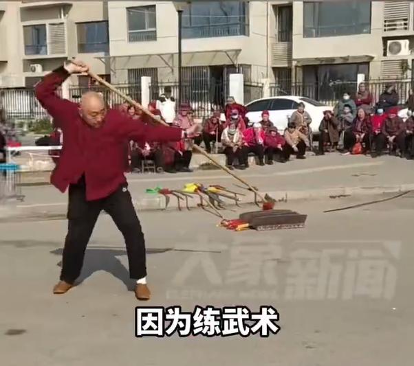 “这身体太牛了！”河南商丘，61岁贾大爷喜得贵子，大家都来贺喜，不料，贾大爷却放