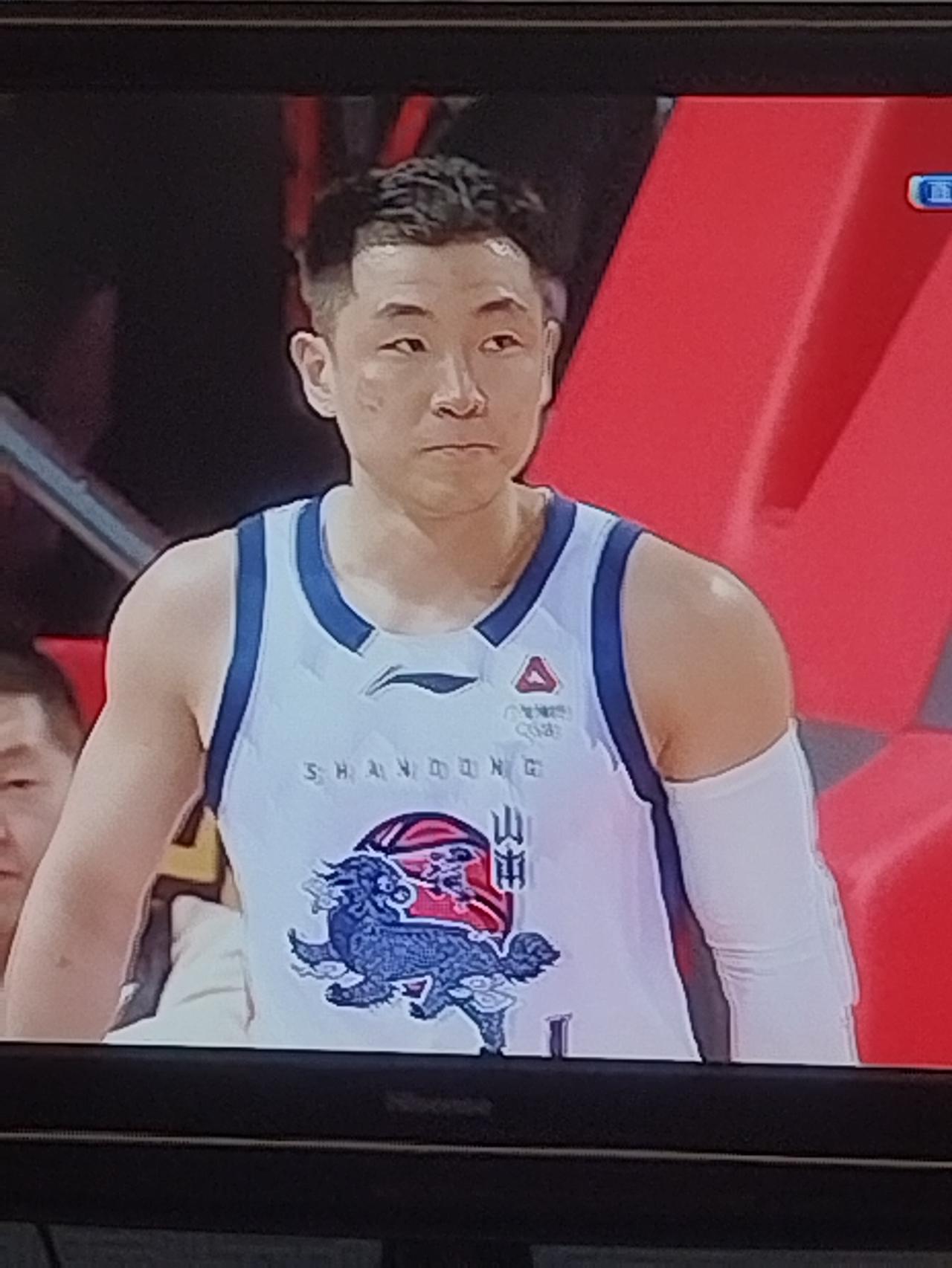 今晚山东高速客场迎战宿敌辽宁男篮。从主帅到队员发誓要拿下这场比赛，打破在辽宁主场