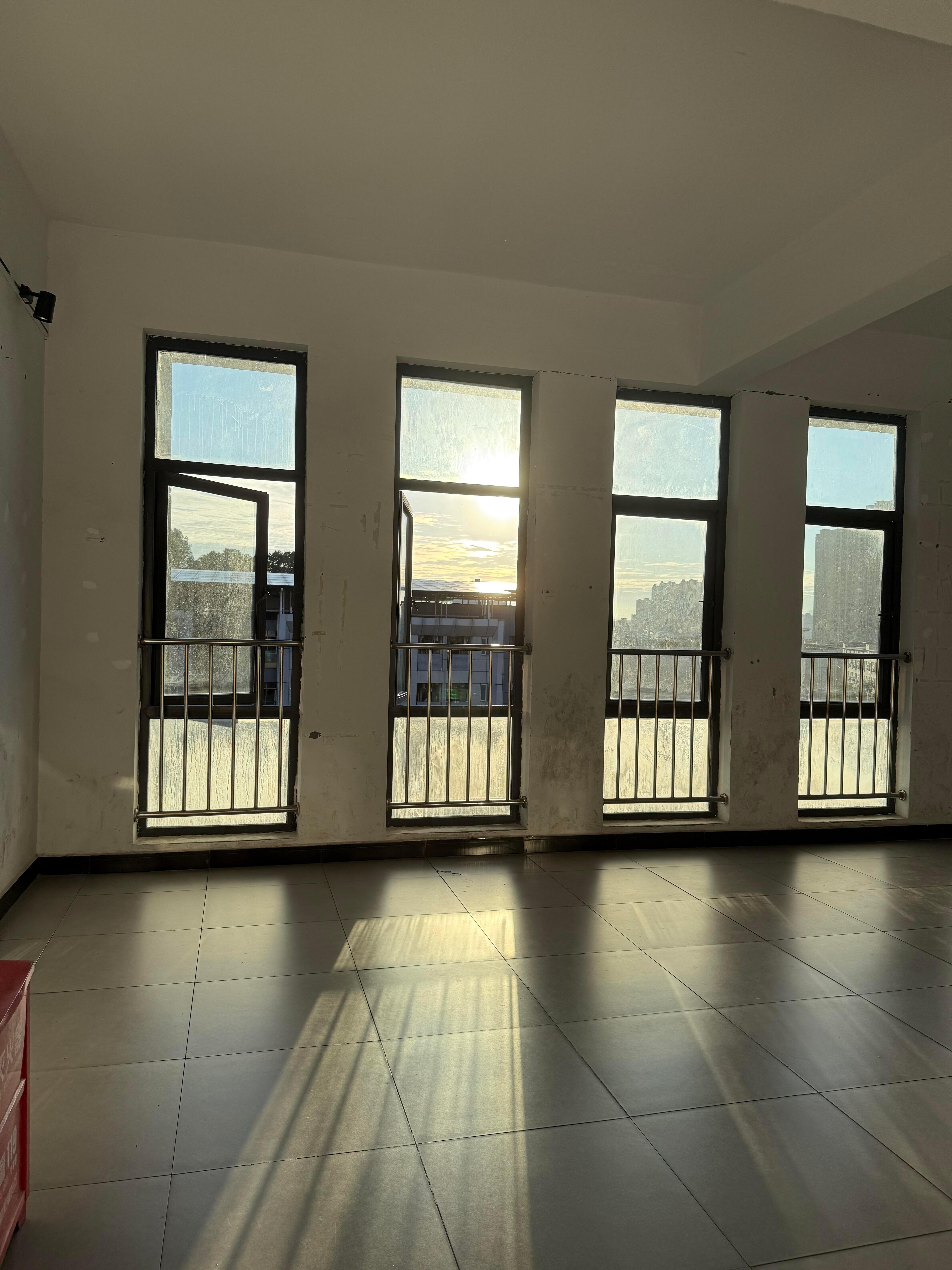 开学焕个新人设真实大学生活｜宿舍相处+社恐自救说真的，比起那些摆拍的精致日常，我