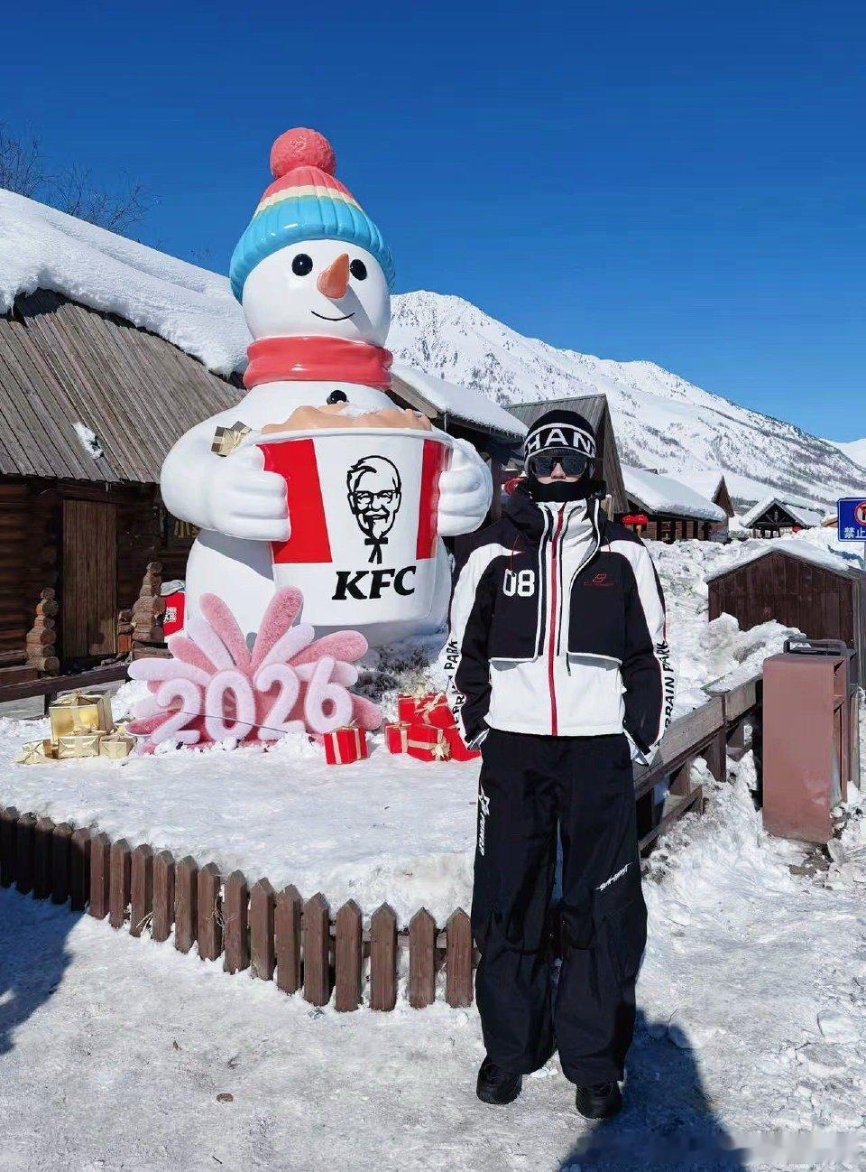 聂少和师兄撞雪服了