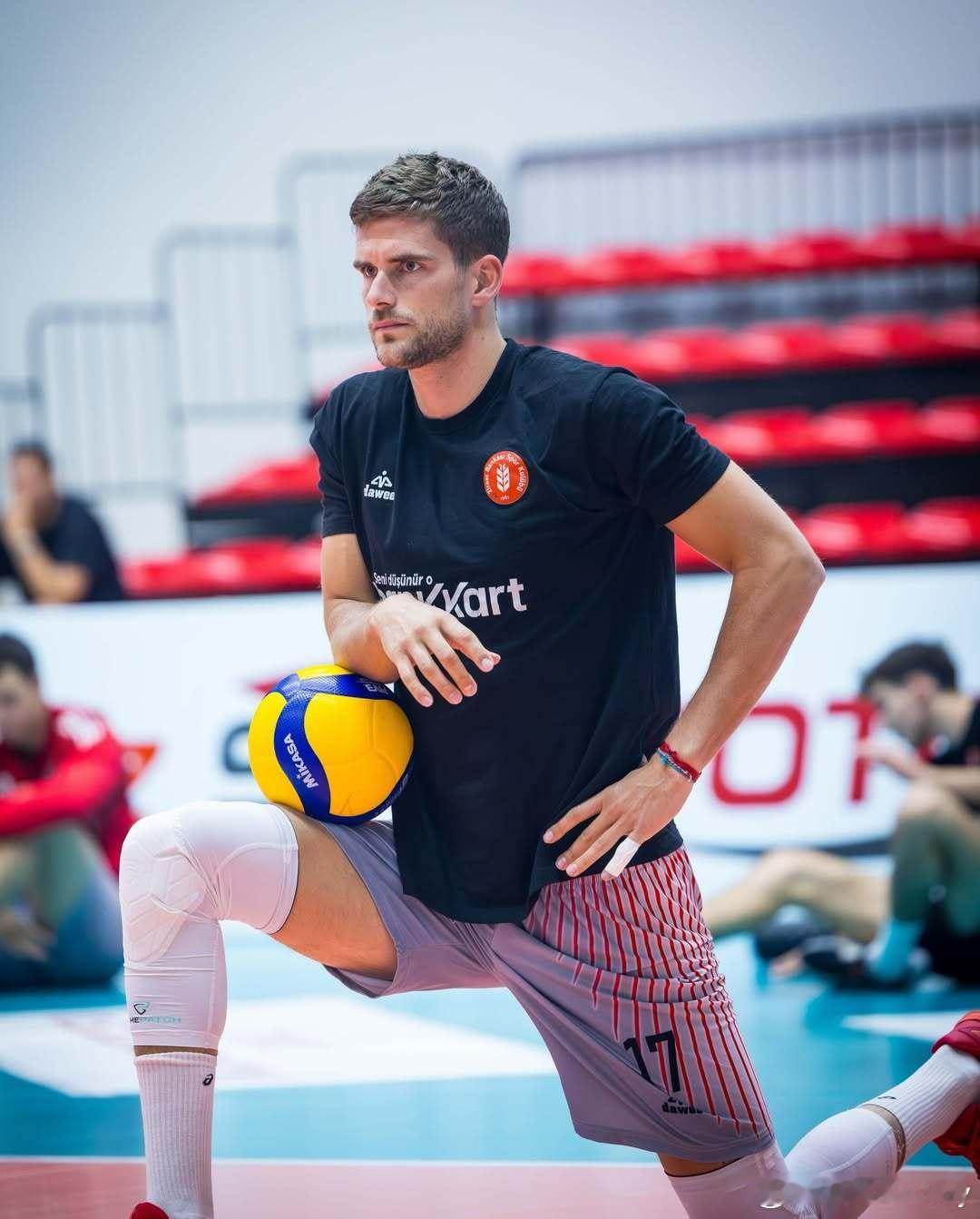 今日份的你闹。男排土耳其男排联赛