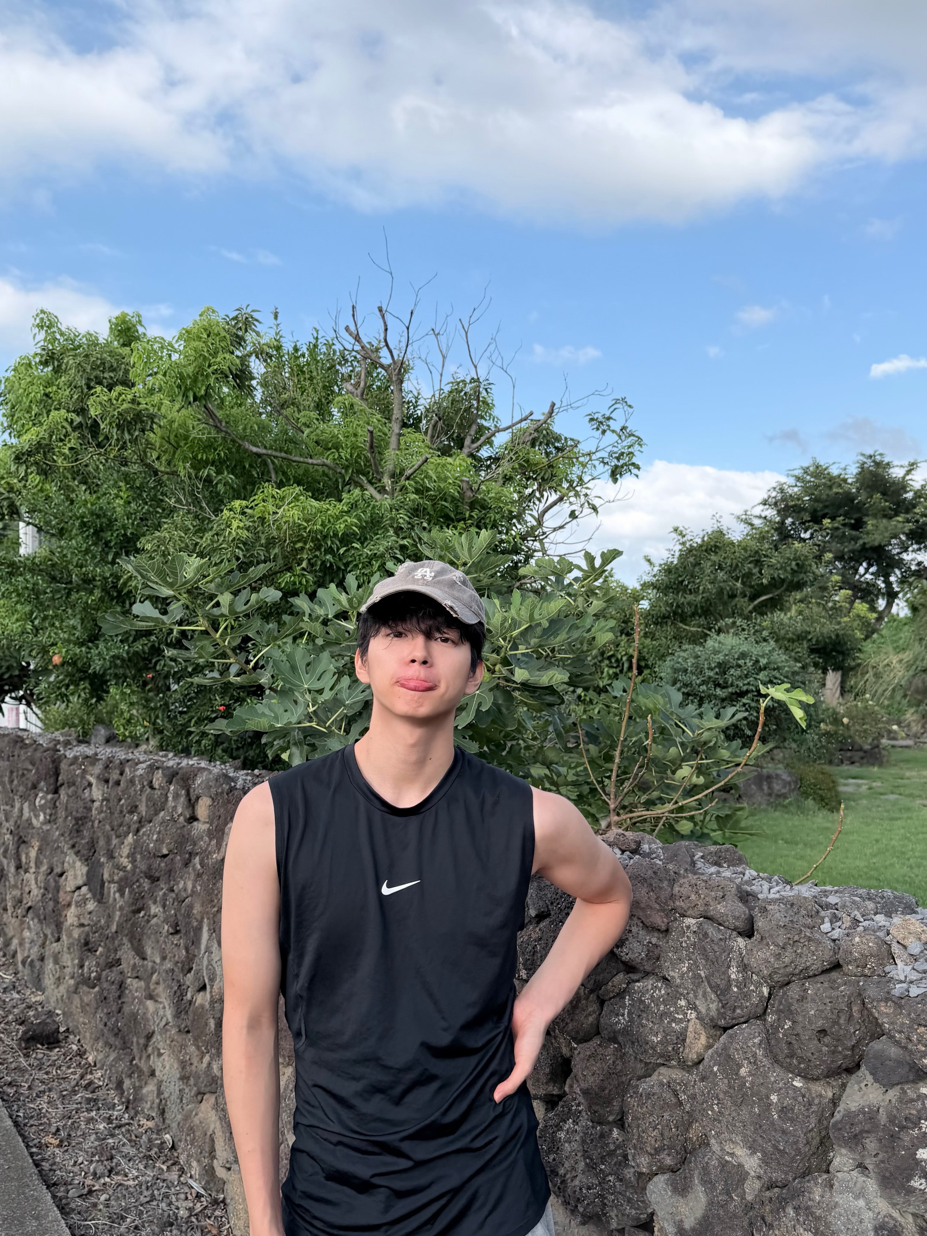李津宇嘟嘴😗 