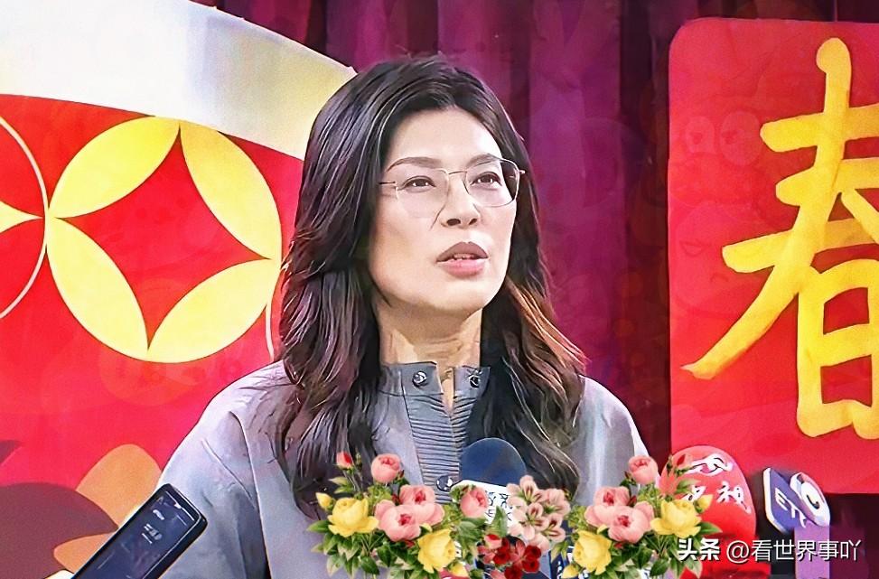 郑丽文表示说：
我父亲并不是1949年来到台湾的，是在50年代经过金三角来到台湾