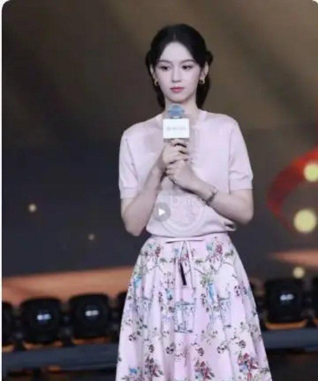 周也的颜值怎么和过山车一样，忽高忽低的？ 