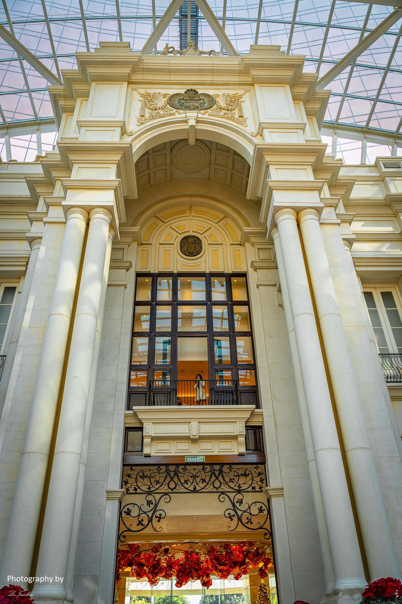 澳门回归35周年纪念日，因为拍摄美高梅博物馆，便顺道逛了一下澳门美高梅酒店的天幕