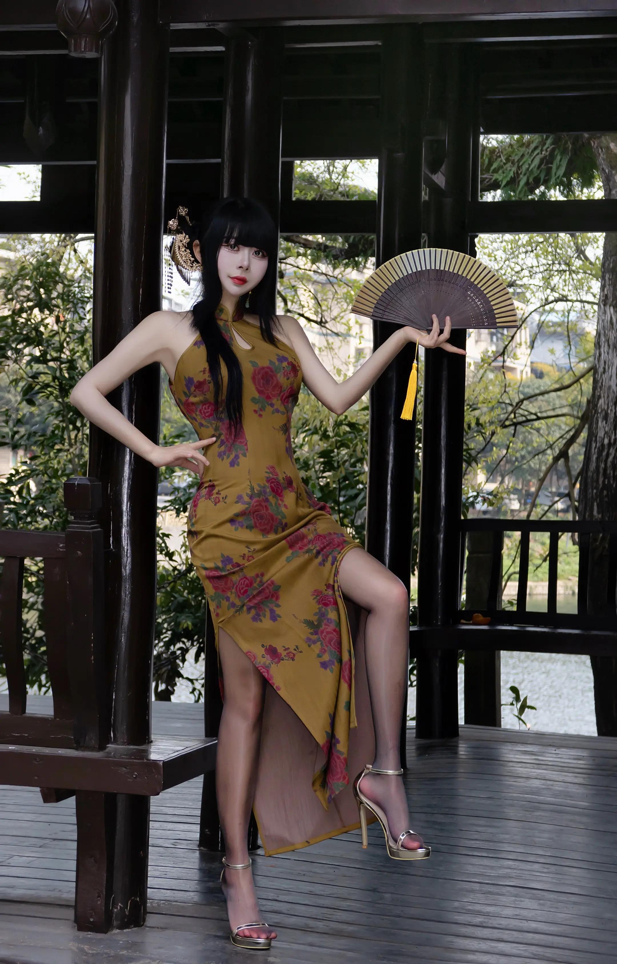 人间琴悠扬 姑娘把谁记心上