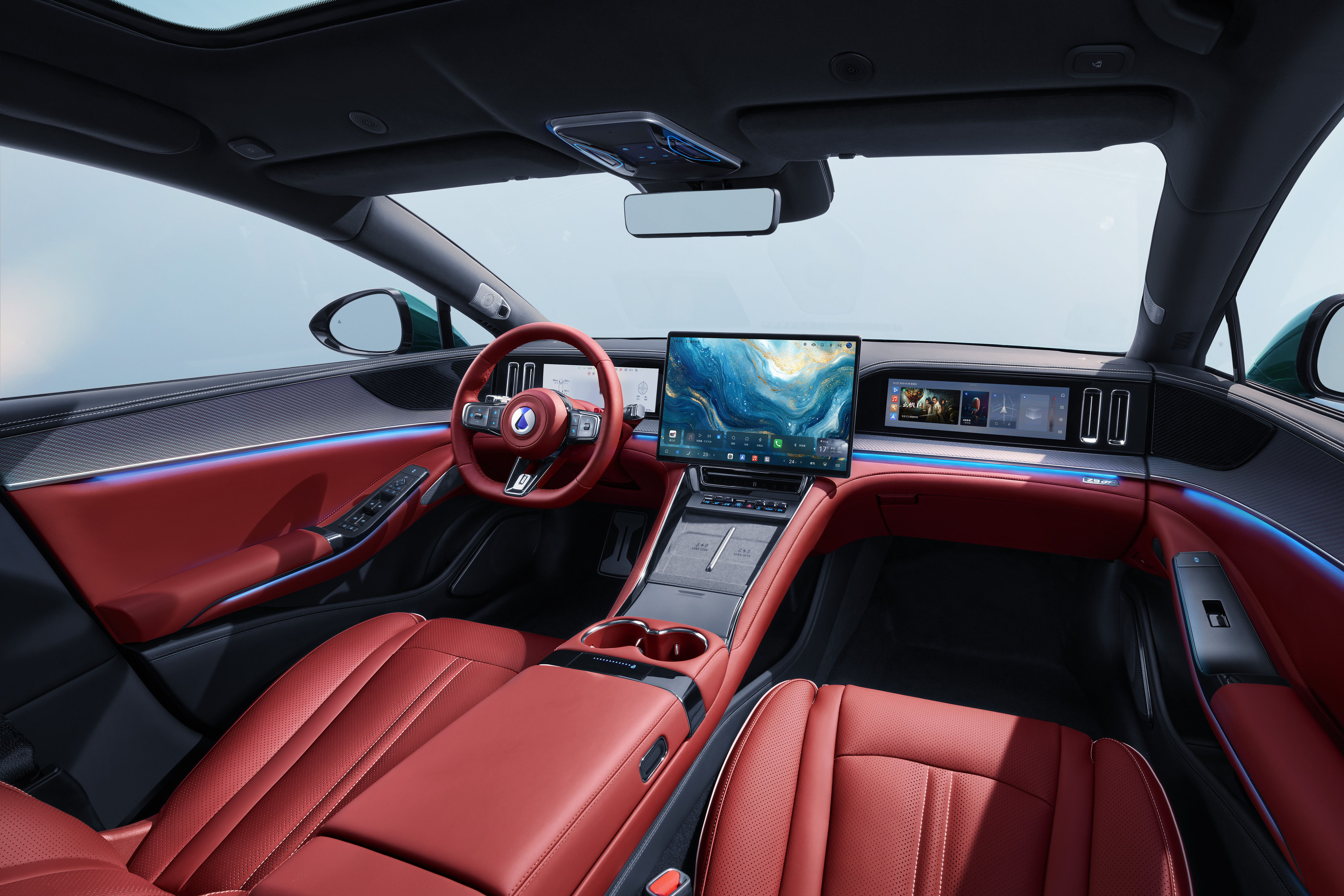 刚发布没多久的全新腾势Z9GT闪充旗舰型迎来了首台交付！这是一次历史的见证：这款