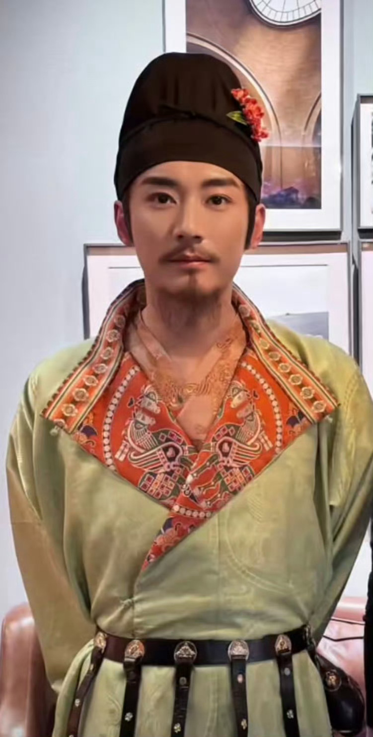 就很萌哈哈哈哈 